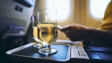 Британци изпиха целия алкохол на полет до Турция за 25 минути