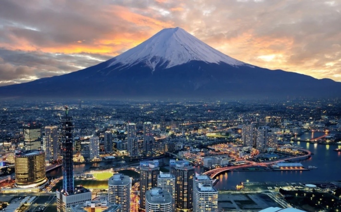 Япония продължава битката с невъзпитаните туристи