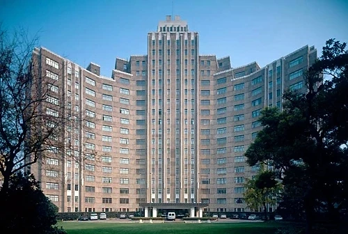 Емблематичен хотел в Лондон обявен за продажба