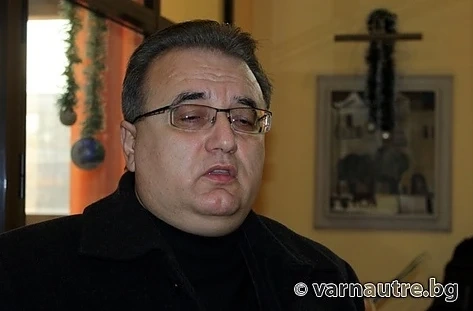 Шефът на хотелиерите в Златни пясъци кани на измислена среща с Калфин