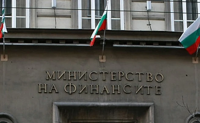 Министерство на финансите си избра \"България Ер и Посока Ком\" за самолетни билети