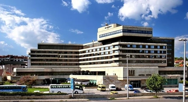 Община Шумен прави опит да избегне иск за 3,5 милиона за продажба на хотел