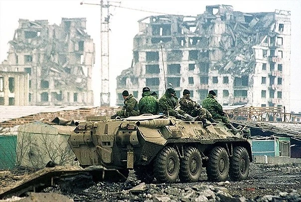 Туроператори предлагат военен туризъм в Украйна