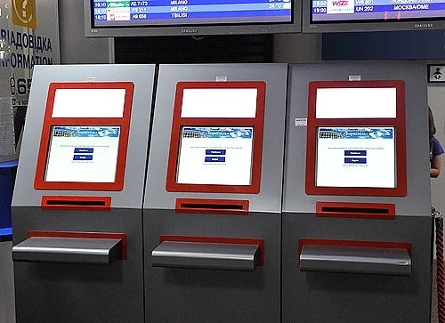 Летището в Бургас с електронна система за паспортен контрол