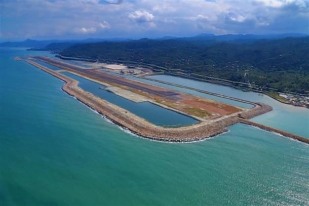 Турция откри летище на изкуствен остров в Черно море