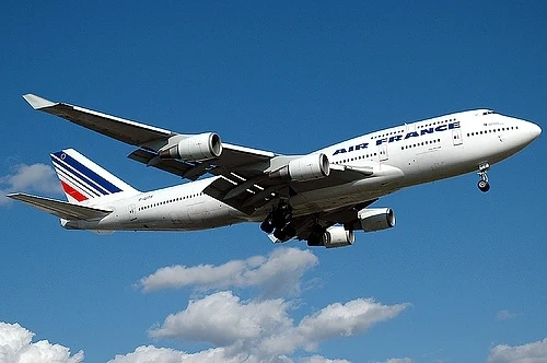 Аварайно кацане на самолет на Air France