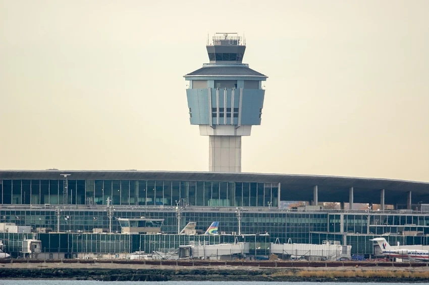 Модернизират летище LaGuardia