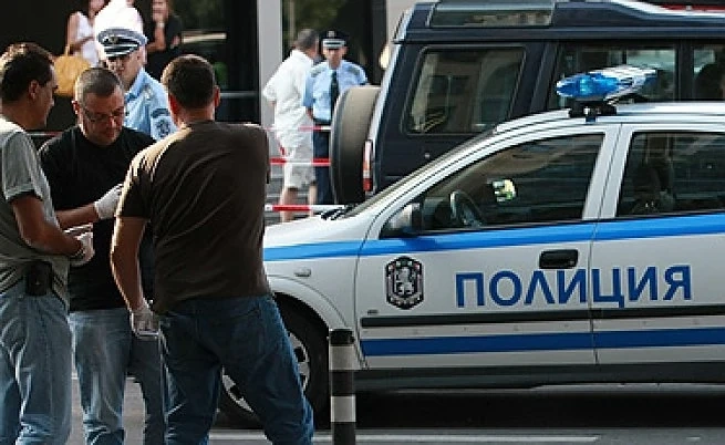 Конфискуваха незаконна стока от магазини в Златни пясъци