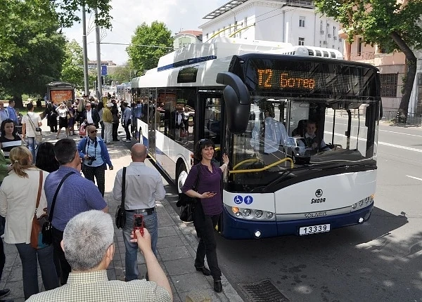 Автобуси в Бургас заменят тролеите в събота и неделя