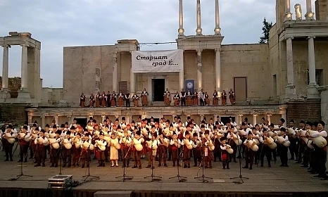 \"101 каба гайди\" в Античния театър в Пловдив