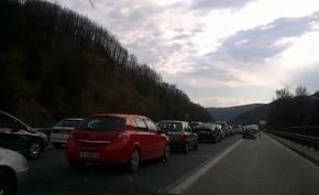 Над 50 автомобила се сблъскаха в тунела \"Витиня\"