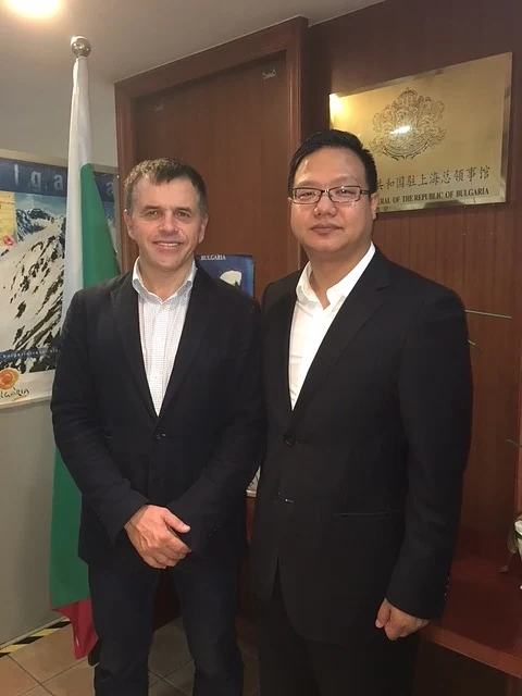 Консула ни в Шанхай се срещна с главния мениджър на Shanghai Star International travel Service