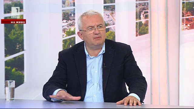 Румен Драганов: Ангелкова не става за министър