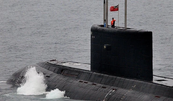 Руската подводница \"Варшавянка\"