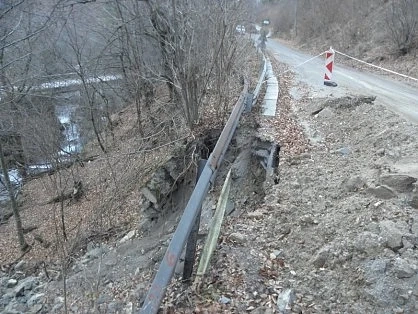 Пропадна път в района на Рилския манастир