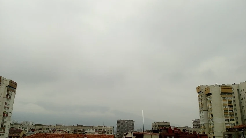 Облачно и студено ще бъде днес
