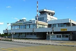 Силният вятър обърка полетите на Летище Варна
