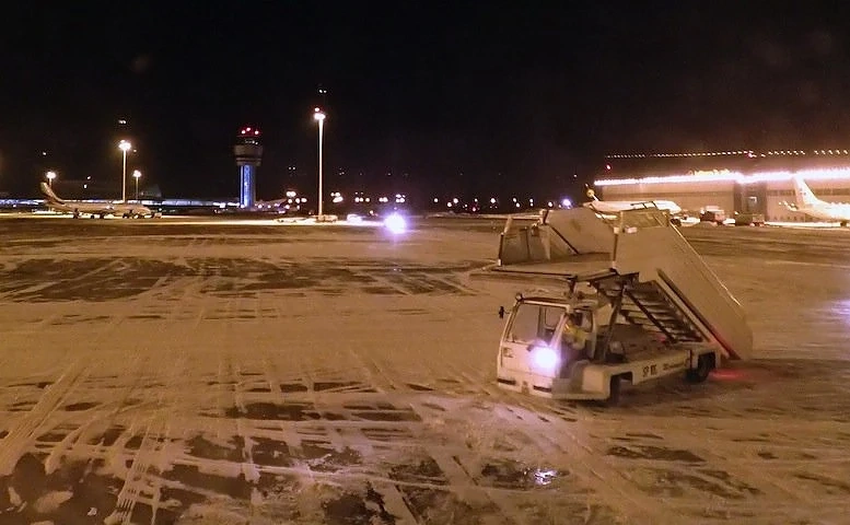 Бой на борда приземи самолет на летище \"София\"
