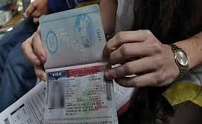 Визи ще получават тези, които работят на пълен работен ден