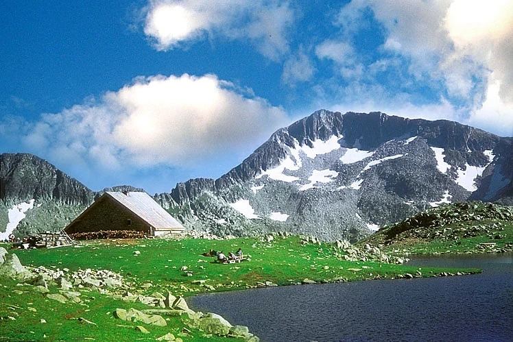 Отлични са условията за туризъм в планините