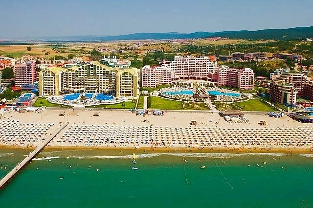 Хотелите в \"Слънчев бряг\" спряха записванията заради препълване 