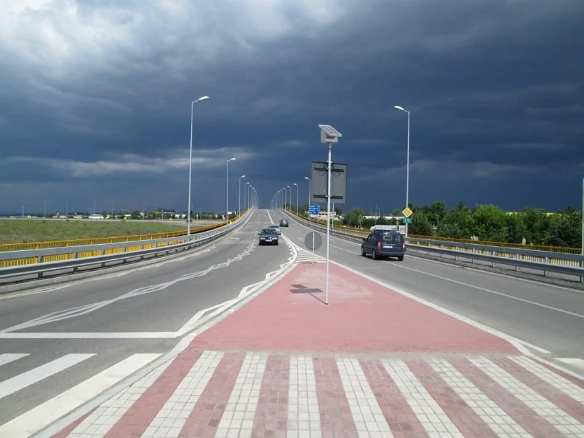 Раздават брошури с GPS координати на влизащи туристи в България