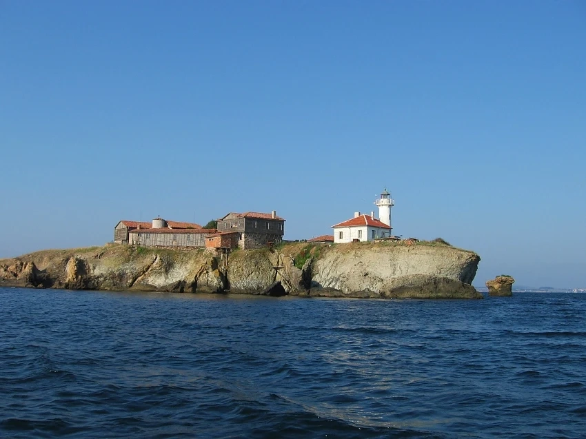 Свързват два острова във воден маршрут 