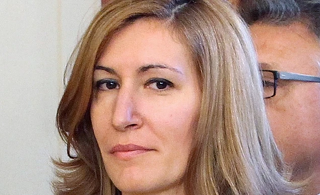 Ангелкова: Чадърите и шезлонгите в Гърция са безплатни за сметка на други услуги