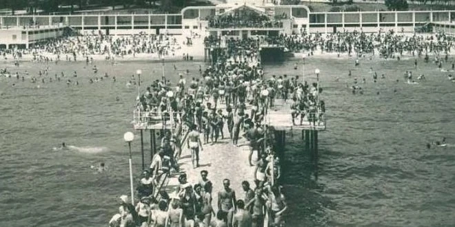 Плажът във Варна преди 60 години (снимки)