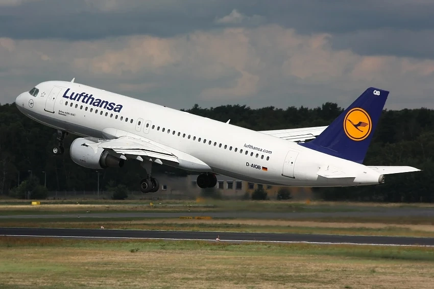 Немската Lufthansa пуска интернет във всички самолети Airbus A320 