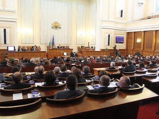 1,4 млн. лева за депутатите, да летят по света