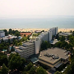 Вдигат таксата за вход в Албена 
