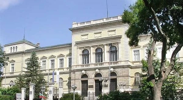 Изложба показва как е изглеждало градското облекло на българина 