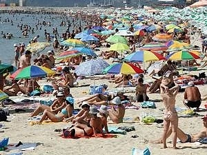 Туристите по морето се оплакват, че няма достатъчно свободна площ