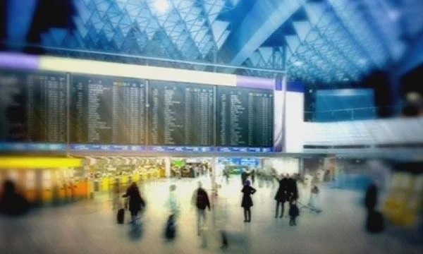 Срив в системата блокира летища край Лондон 