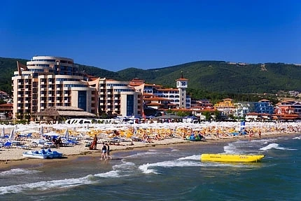 България по бързо губи в туризма, отколкото печели