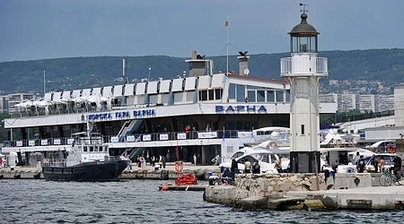 Известен танцьор ще дава безплатни уроци на Морската гара
