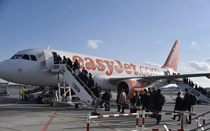 EasyJet със закъснение 3 часа до Лондон