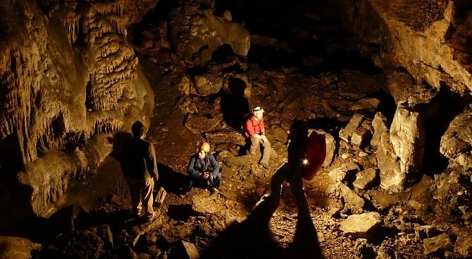 \"Колкина дупка\" е най-дълбоката пещера в България 