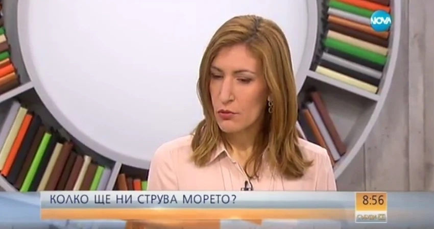 Ангелкова: Багерите в \"Слънчев бряг\" продължават да събарят! 