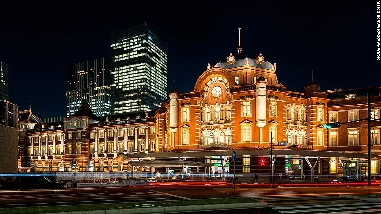 Невероятен хотел на жп гара в Япония  