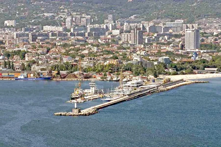 Във Варна проведоха дискусия \"За по-чист морски туризъм\" 