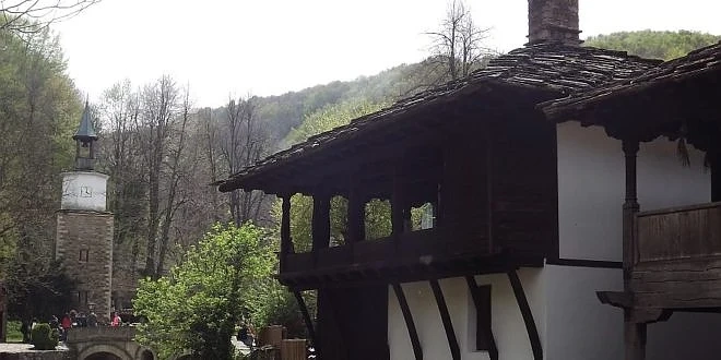 Изложба на старите български строители    