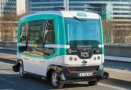 Самоуправляващ се автобус катастрофира 