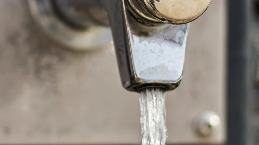 Пускат газирана вода от обществените чешми в Париж 