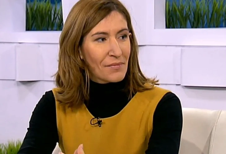 Ангелкова: Пълната забрана на преместваемите обекти по Черноморието, ще намали потока на туристи 