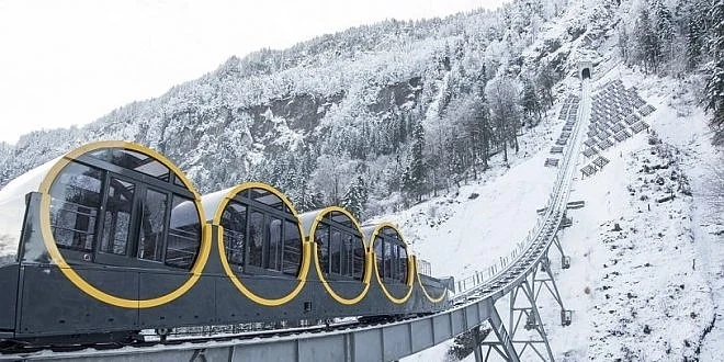 Необичайно влакче тръгна в Швейцария 