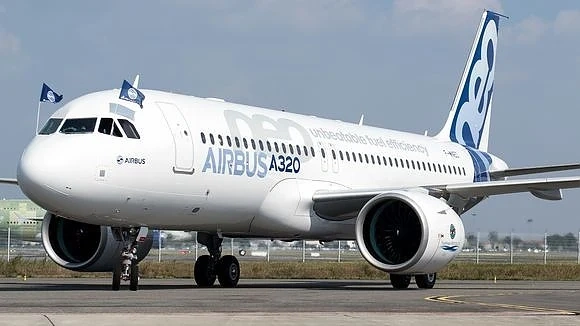  Нискотарифната „УизЕър“ купува нови самолети Airbus A320 NEO