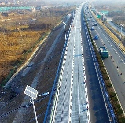 Пуснаха соларна магистрала в Китай