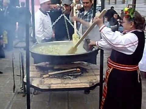 Фестивал на ракията и сланината в Априлци  